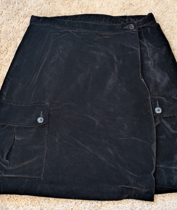 Eddie Bauer Dresses & Skirts - Vintage Eddie Bauer Black Velvet Wrap Cargo Skirt Size 12